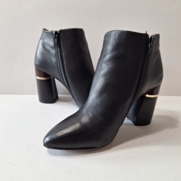 Antonio Melani Black Octavien Leather Preppy Detail On Heel Ankle Boots Size 6 - Picture 2 of 12